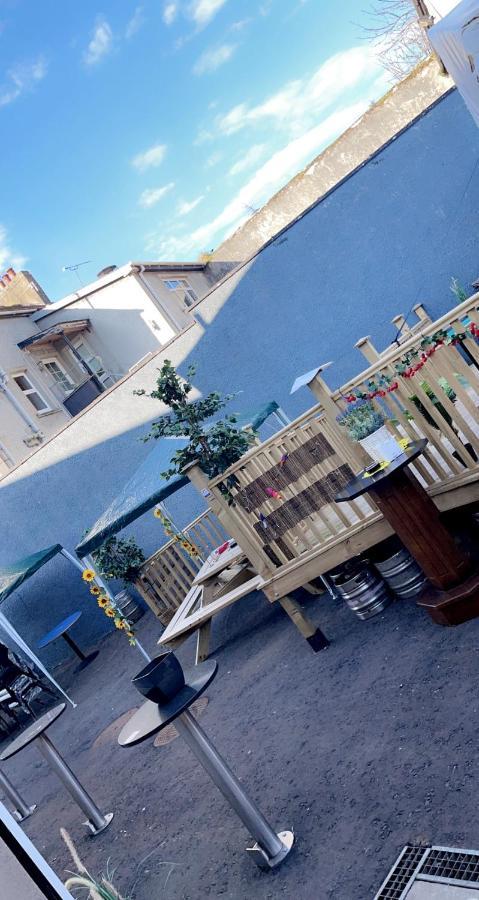 The Armada Inn Armoy Extérieur photo